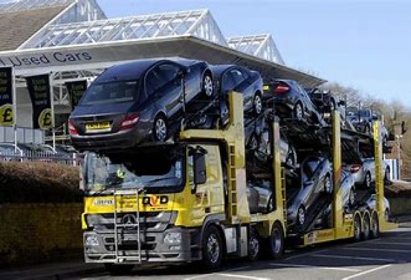 Transportatorii de vehicule, victime colaterale ale blocării producției auto